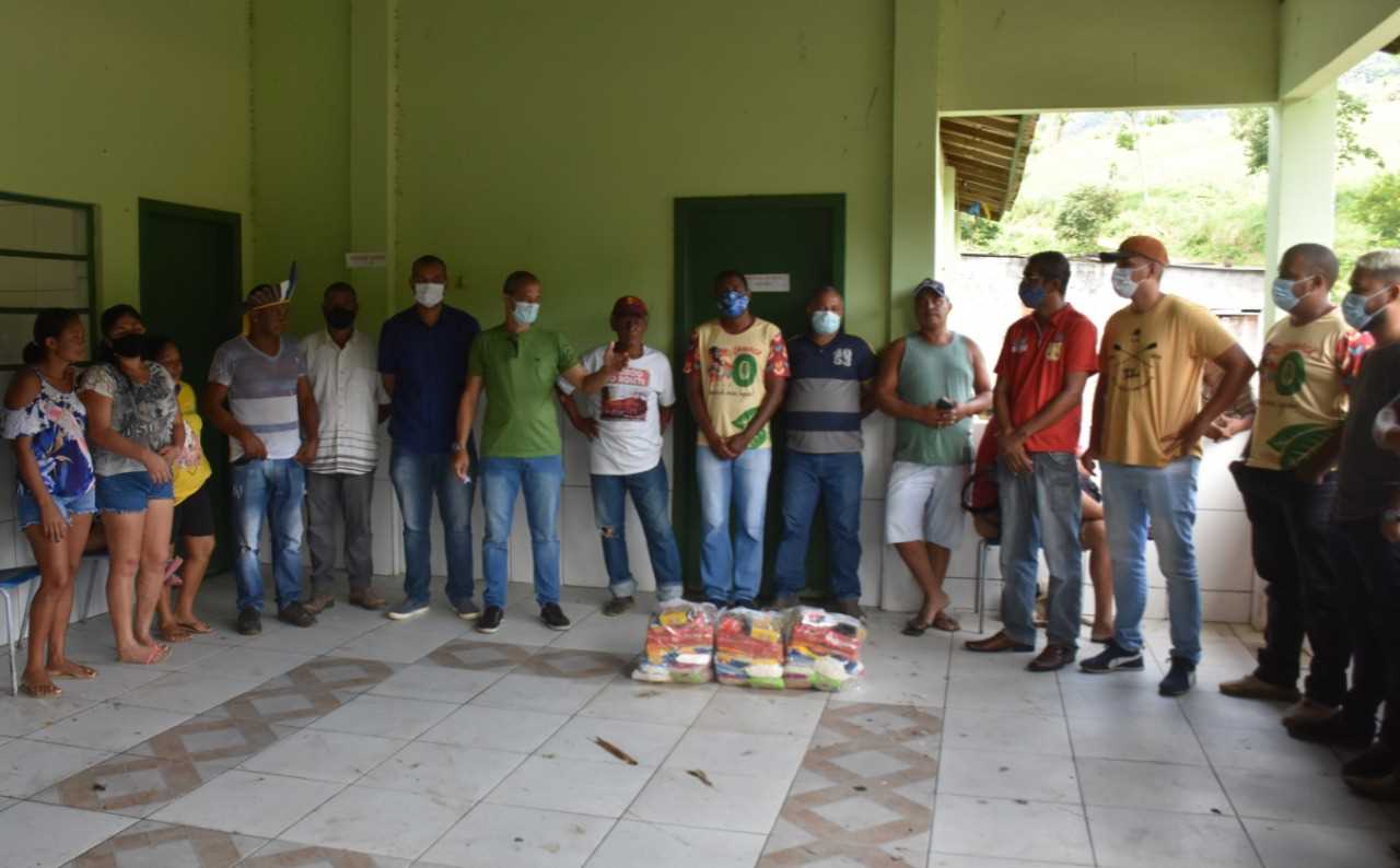 Camacã: Prefeitura realiza entrega de 243 cestas básicas na Aldeia Indígena do Panelão
